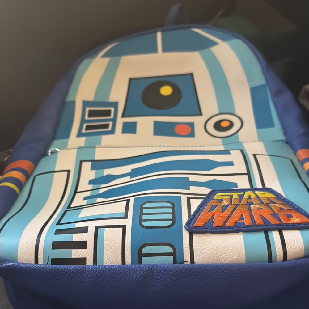 Star Wars R2-D2 Backpack - Picture 6 of 7